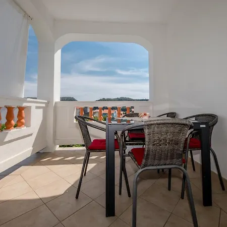 Zeljko Apartman Lopar