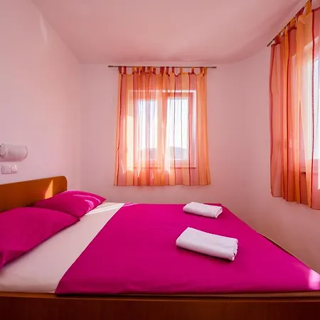 Apartment Zeljko Lopar